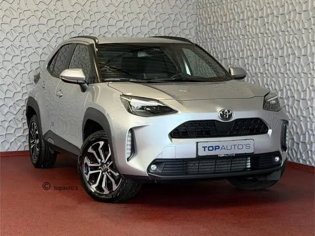 Toyota Yaris Cross 1.5 HYBRID DYNAMIC STOEL/STUUR VERW. 17''LMV KEYLESS CAMERA LED ZWARTE HEMEL ✅ T...