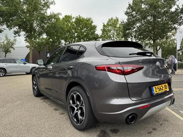 Alfa Romeo Stelvio 2.2 JTD AWD Veloce Automaat | VAN: € 34.900- VOOR: € 32.877,- UW HERFSTVOORDEEL:...