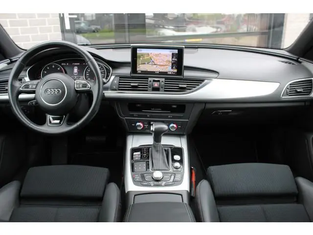 Audi A6 Avant 2.0 TFSI S-line / Xenon / 18" LMV / N.A.P.