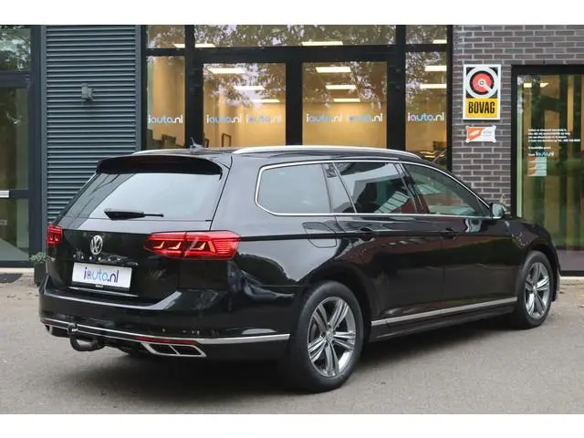 Volkswagen Passat Variant 1.5 TSI 150PK DSG R-Line IQ.Light/Leder/Discover Pro/Virtual Cockpit/Camer...