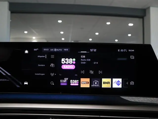 Peugeot e-5008