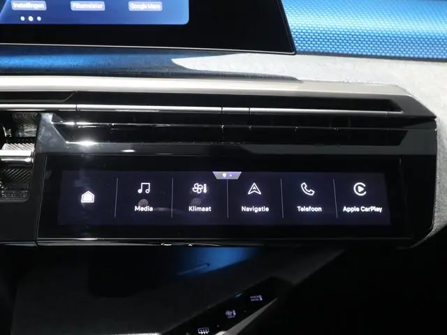 Peugeot e-5008