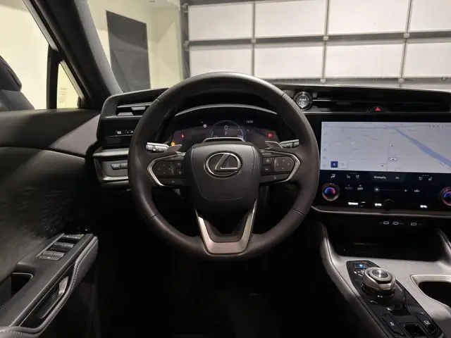 Lexus RZ