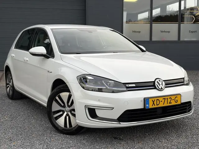 Volkswagen e-Golf e-Golf ✓SOH 85,18 %✓2e Eigenaar✓Carplay✓Navi✓Clima✓Cruise✓Pdc V+A✓136pk✓Lm velgen✓...