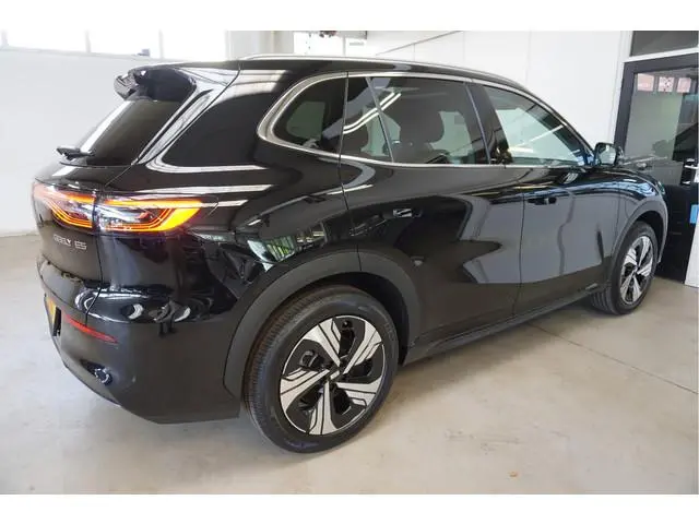 Geely E5