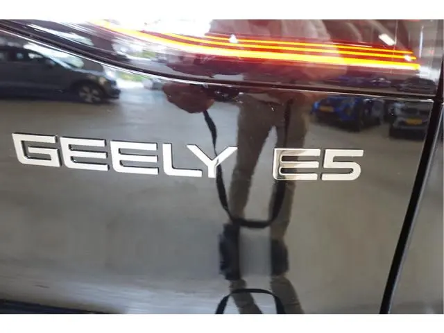 Geely E5