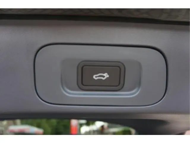 Geely E5