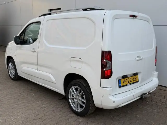 Opel Combo 1.5D 130PK Automaat L1 Climate Control Cruise Control Carplay Parkeersensoren Achter Trek...