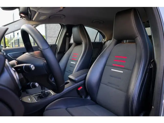 Mercedes-Benz A-klasse 160 Ambition | NAP | DEALER ONDH | STOELVERW | SENSOREN V&A | NAVI |