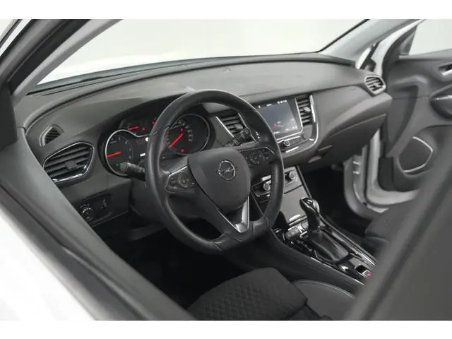Opel Grandland X 130 Turbo AT8 Business Elegance | Trekhaak | Elektrische Kofferklep | Camera | Appl...