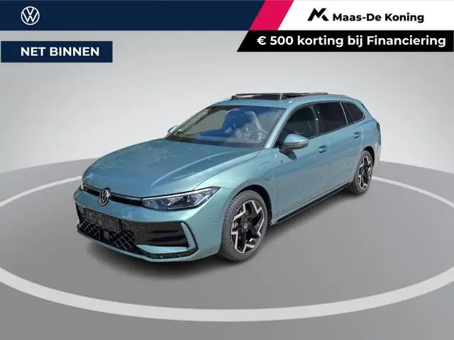 Volkswagen Passat Variant 1.5 eHybrid 272pk DSG R-Line Edition · Panoramadak · Inklap. Trekhaak · 36...