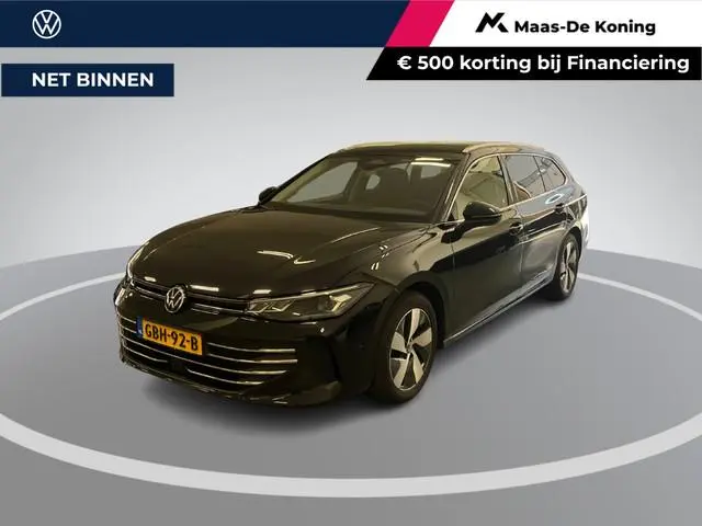 Volkswagen Passat Variant 1.5 eTSI 150pk DSG Business · Camera · Stuur- & Stoelverwarming · Apple/An...