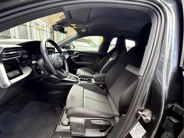 Audi A3 Sportback 30 TFSI S edition Camera, Stoelverwarming, Matrix Led