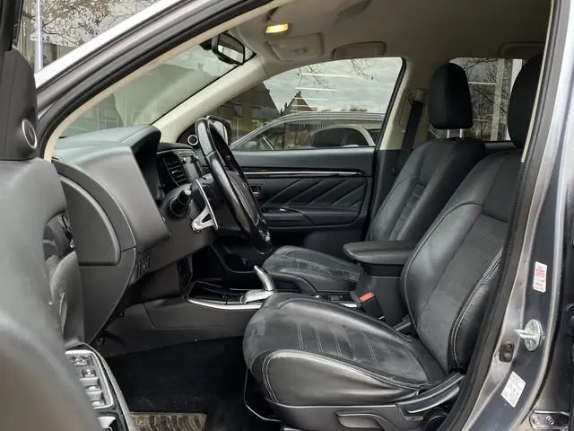 Mitsubishi Outlander 2.0 PHEV Executive Edition | Stoelverwarming | Achteruitrijcamera | Keyless Ent...