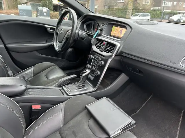Volvo V40 1.5 T3 Polar+ Sport R design Panodak navi ecc