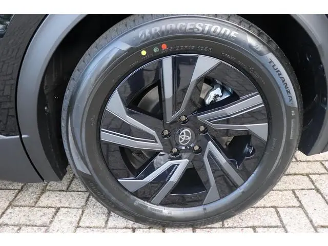 Toyota C-HR+