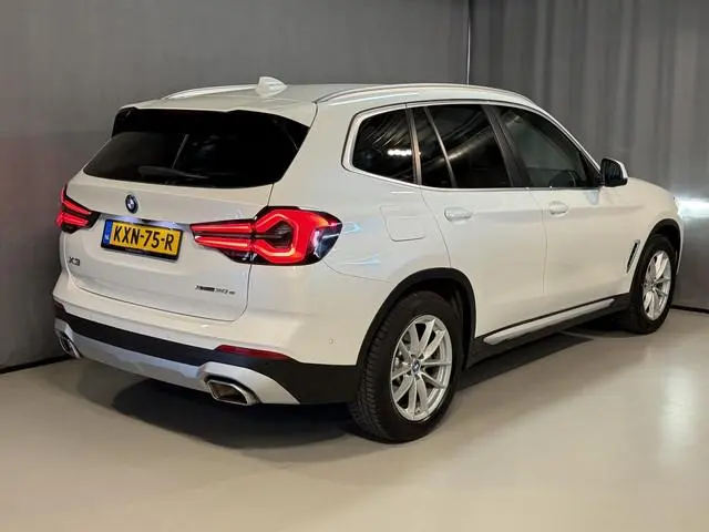 BMW X3 xDrive30e 18"/SOH 95%/Leder/Dodehoek/Camera/Keyless/LED/Navigatie