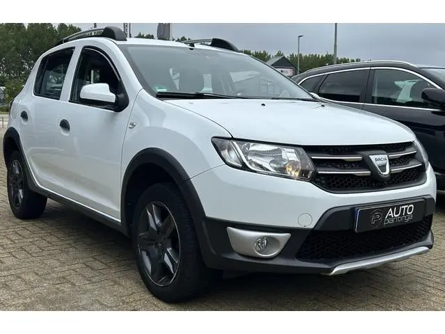 Dacia Sandero 0.9 TCe Stepway Lauréate 90PK | NL AUTO | NAP | Navigatie | Airco | Parkeersensoren |...