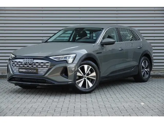Audi Q8 e-tron 50 quattro Edition 95 kWh | Trekhaak | Luchtvering | Carplay | SOH 90,61% |