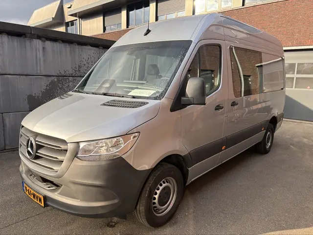 Mercedes-Benz Sprinter 317 L2H2 Dubbelcabine 5P 3.5t Trekhaak