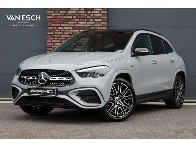 Mercedes-Benz GLA-klasse 250 e AMG Line | Panoramadak | Burmester | Distronic | Memory | Trekhaak |...
