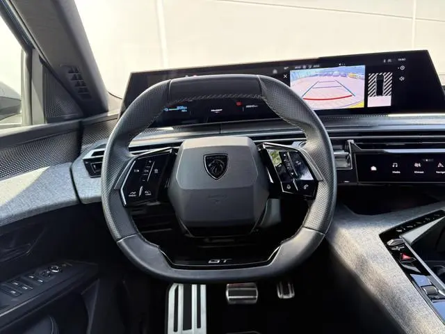 Peugeot e-3008