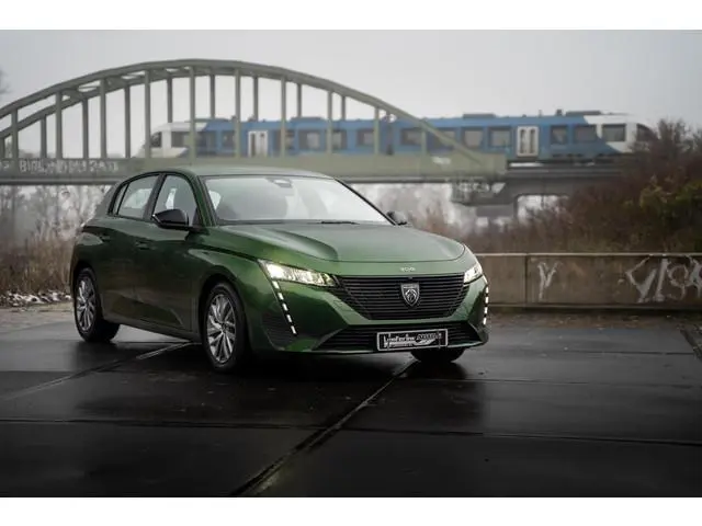 Peugeot 308 1.2 PureTech Active Pack Business Navi Clima Apple Carplay Cruise Stoelverwarming Leder/...