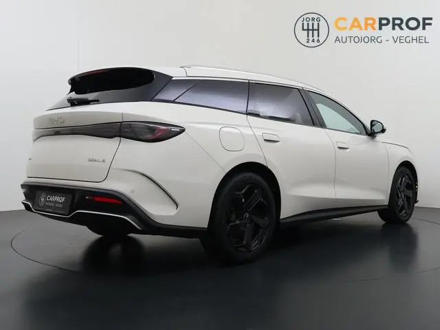 BYD SEAL 6 Touring 1.5 DM-i Comfort PHEV Lite Panoramadak | 360 camera | Carplay |  Stoelverwarming...
