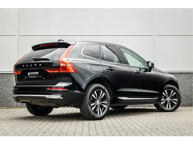 Volvo XC60 2.0 T6 Plug-in hybrid AWD Panorama / stuur verw / camera / achterbank verwarming /