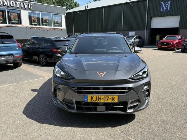 CUPRA Terramar 1.5 TSI e-Hybrid Business 204pk VAN 52000,- VOOR 47.440,- UW WKVOORDEEL: 4.460,- ZGAN...