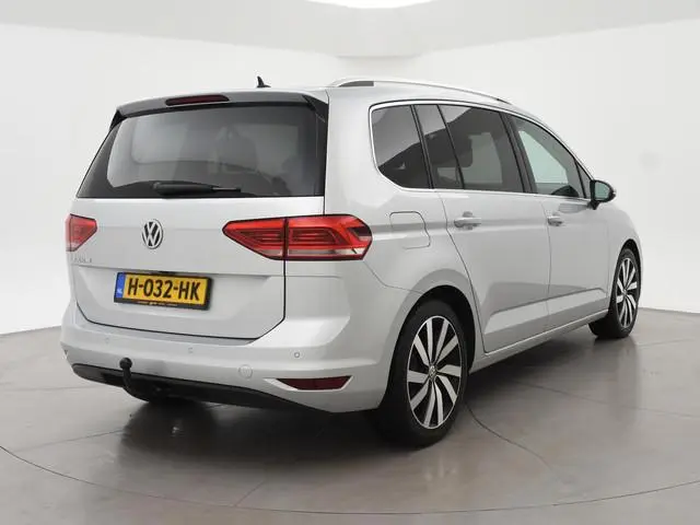 Volkswagen Touran 1.5 TSI 150 PK DSG AUT. 7-PERS HIGHLINE + TREKHAAK | ADAPTIVE CRUISE | MASSAGE | C...