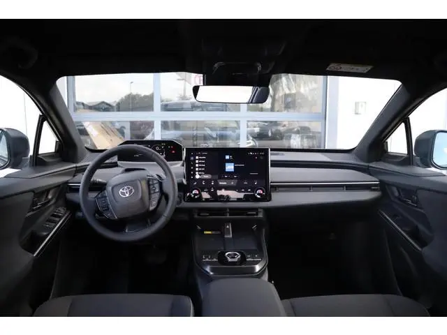 Toyota C-HR+ First Edition 77 kWh Inruilpremie €2.000,- BSM, Apple Carplay/Android Auto, Stoel & Stu...
