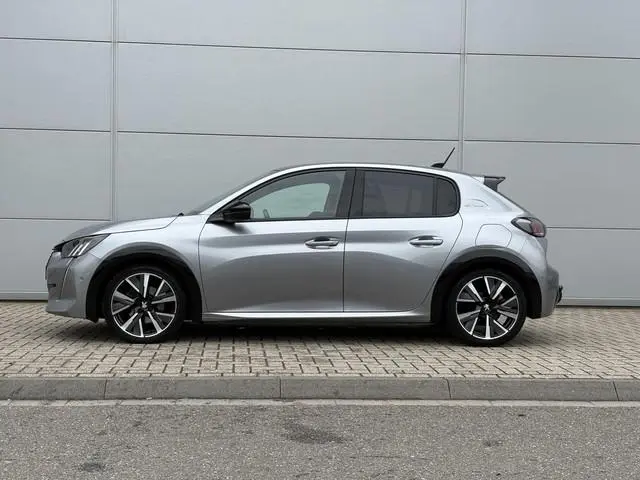 Peugeot 208 1.2 PureTech GT-Line | Panoramadak | Lederen bekleding | Stoelverwarming | Adaptieve Cru...