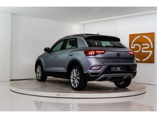 Volkswagen T-Roc 1.5 TSI Style 150PK Facelift | Pano | LED | Stoel&Stuur verw. | Carplay | Camera |...