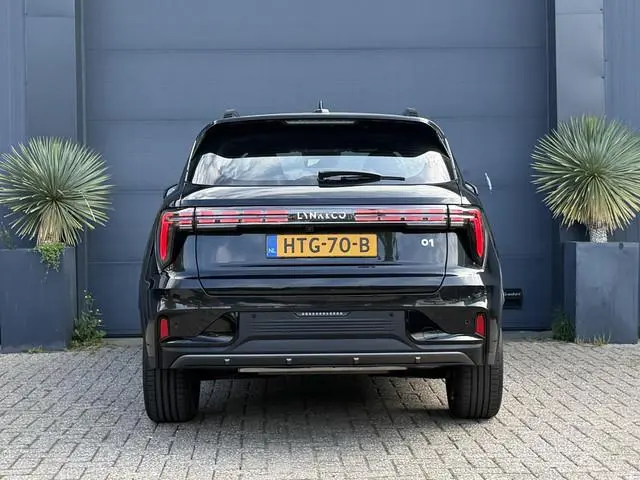 Lynk & Co 01
