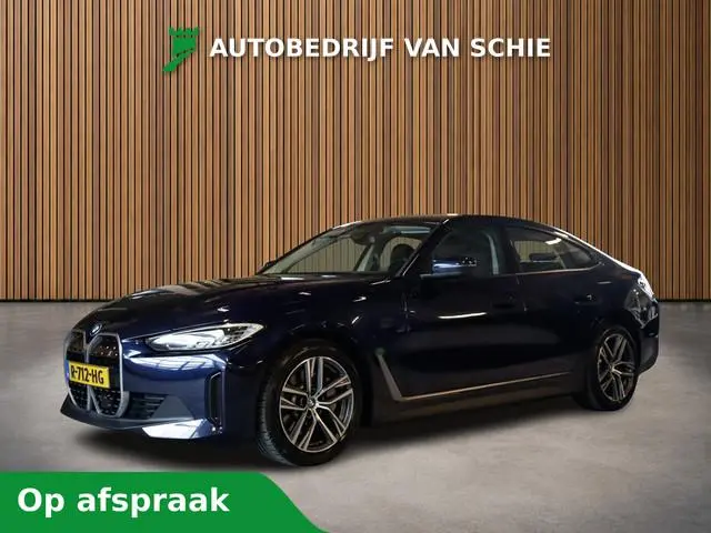 BMW i4 eDrive40 84 kWh 3-Fase 1e-Eig. & Dealer-Onderh. BOVAG-Garantie. NL-Auto.