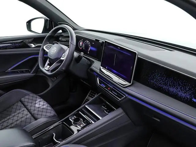 Volkswagen Tiguan 1.5 204pk DSG eHybrid R-Line · Panoramadak · Wegklapbare Trekhaak · Harman Kardon...