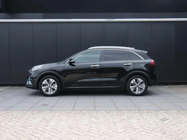 Kia e-Niro ExecutiveLine 64 kWh | LEDER | MEMORY | STOEL/STUURVERW. | JBL AUDIO | CAMERA | ADAPT. CR...