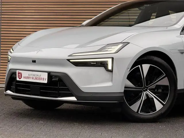 Polestar 4