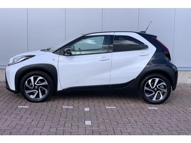Toyota Aygo X 1.0 VVT-i MT Pulse Apple carplay, Android auto, Parkeercamera