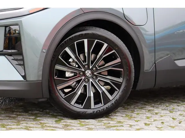 Toyota C-HR+