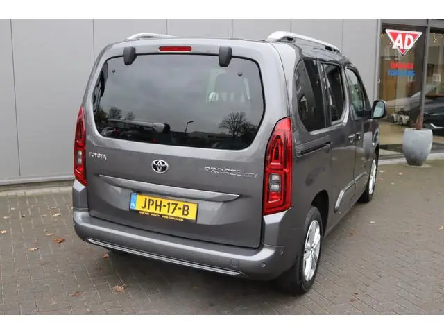 Toyota pro-ace