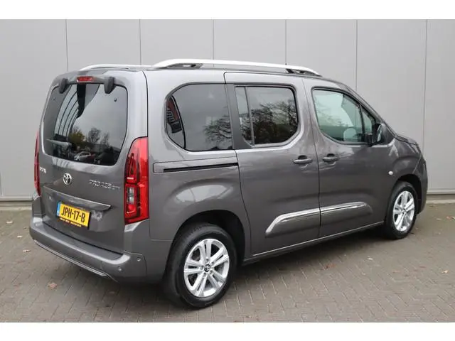 Toyota pro-ace