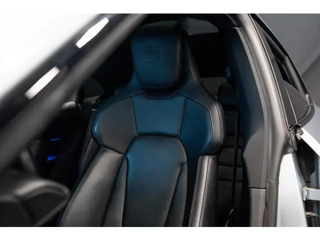 Porsche Taycan Sport Turismo 93 kWh *BOSE / Panorama / 18-wegs Sportstoelen / Warmtepomp / Memory /...