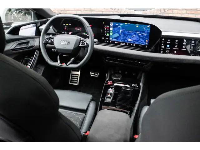 Audi A6 Avant e-tron S edition quattro 100 kWh Trekhaak, Panoramadak, Luchtvering, Head-up