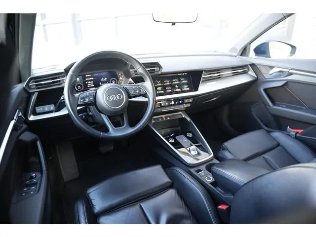 Audi A3 Sportback 35 TFSI Business edition Leer LED Cruise Clima
