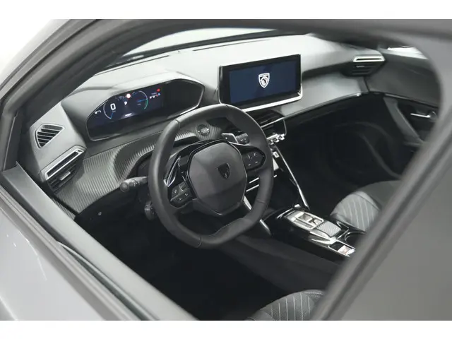 Peugeot 2008 Hybrid 145 e-DCS6 Allure | 360 Camera | Adaptieve Cruise Control | Dodehoekdetectie | N...