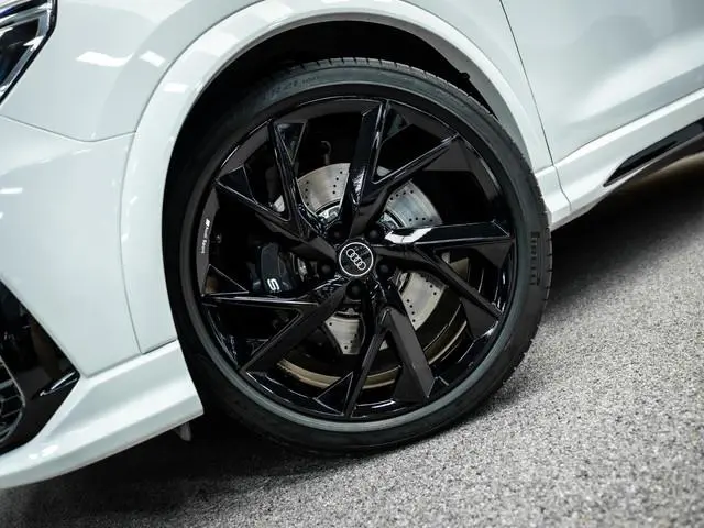 Audi RSQ3