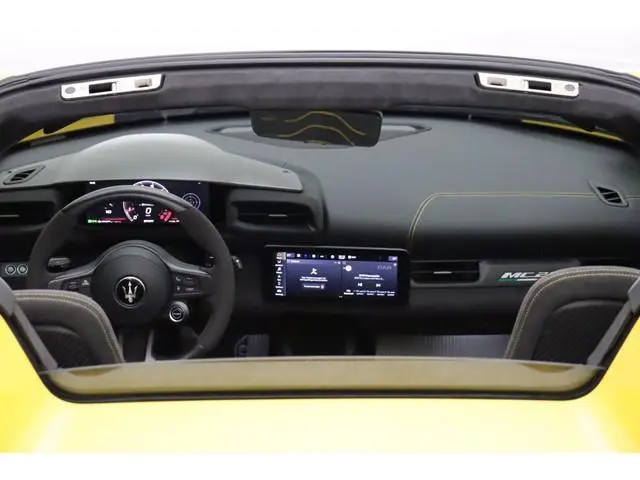 Maserati MC20