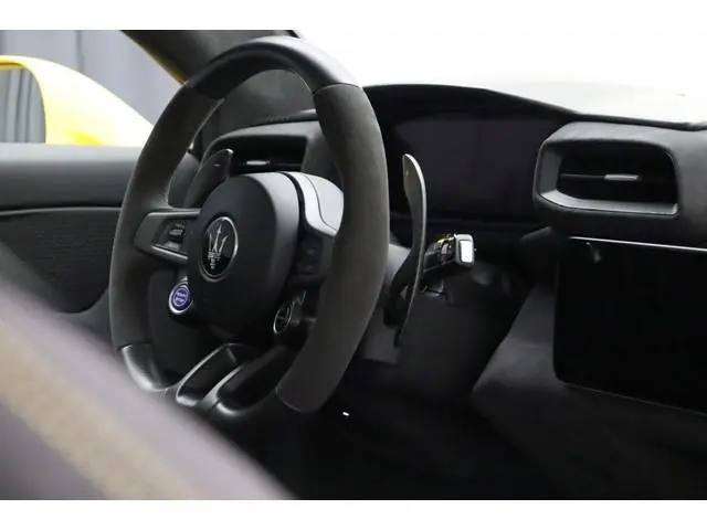 Maserati MC20